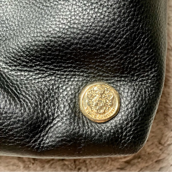 Vintage Vince Camuto genuine leather black purse with gold buckle and trim - Picture 2 of 6
